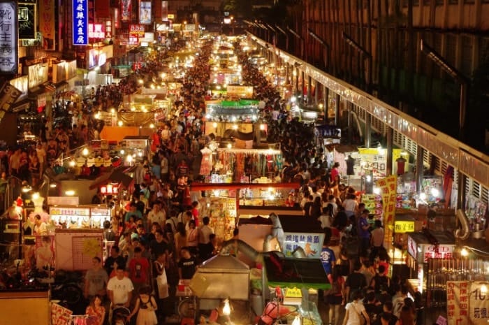 Nigh market photo courtesy of livinglocal.triip.me/top-5-night-markets-in-taiwan/